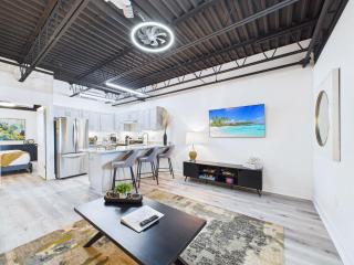 Sleek Coastal Loft Close to Port & Beach -Unit 205 - Cap Carnaveral - 0