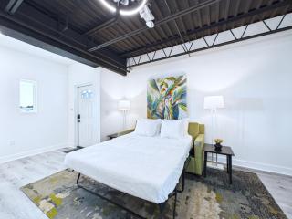 Minutes to Port! Loft Near Dining & Fun -Unit 207 - 6