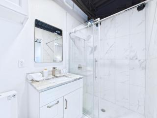 Modern Loft w Launch Views Near Beach -Unit 208 - 7