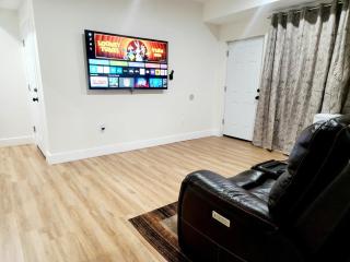 Cozy 2BR in Newark for Families, Work & Long Stays - 0