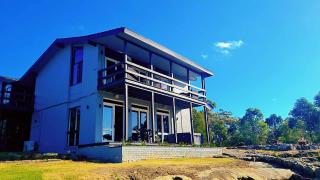 Arcadian Haven Farm Stay - 25 spectacular acres - 8