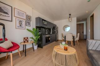 Stunning Sea View and Historic Center 20th FL/ 2BR - 1