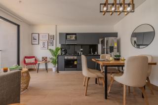 Stunning Sea View and Historic Center 20th FL/ 2BR - 1