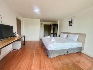 Lucky 9 Airport Hotel Phuket - 7