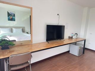 Lucky 9 Airport Hotel Phuket - 3