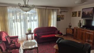 Big & Bright City Center Apartment - 7