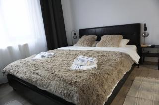 Velaris Downtown Retreat - 3