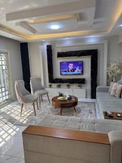 Cozy apartment by subway - 0