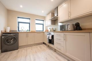 Stylish 2BR Retreat - Sleeps 6 - Central Chatham - 8