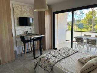 Au Pied du Pic Saint Loup - 8