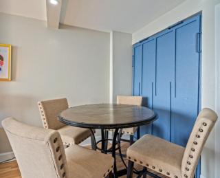 Chic Oceanfront Retreat with Fireplace-Steps from the Beach- Landmark 1036 - 4