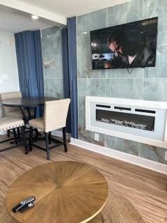 Chic Oceanfront Retreat with Fireplace-Steps from the Beach- Landmark 1036 - 2