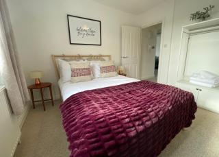 Cheltenham Townhouse - 4 Flats for Groups of 15 - 6