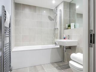 Tudors eSuites - 2 Bedroom Apartment - 37J - 4