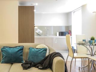 Tudors eSuites - 2 Bedroom Apartment - 37J - 1