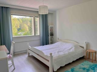 Next to a ski trail & free parking - 7