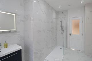 Glasgow South Apartment - 5