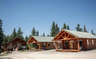 Cozy 1-Bedroom Log Cabin with Full Kitchen & Wi-Fi | Bonners Ferry, Idaho Retreat - 9