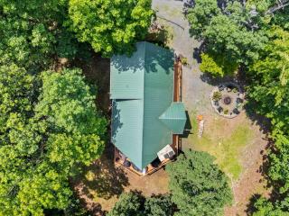 Rustic A-Frame Chalet with Hot Tub & Scenic Views in Mount Jackson, Virginia - 7