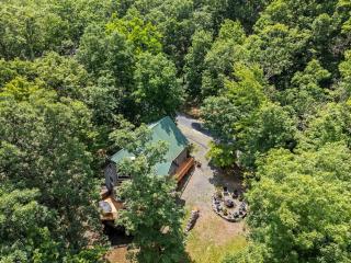 Rustic A-Frame Chalet with Hot Tub & Scenic Views in Mount Jackson, Virginia - 6