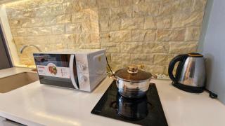 Jessie apartment free pool - rivergate - 4