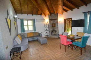 Private Villa with Pool, Breakfast & Dinner inclusive - 8