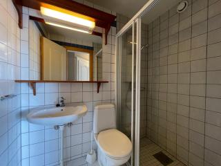 Central Apartment With 3 Bedrooms And Balcony - 2