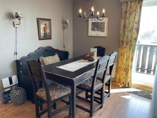 Central Apartment With 3 Bedrooms And Balcony - 7