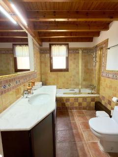 CAL QuEROL PALAU-xemeneia-parquing-futbol i tennis - 1