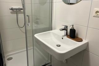 Cozy City Center Designer Apartment for 9 People - 6