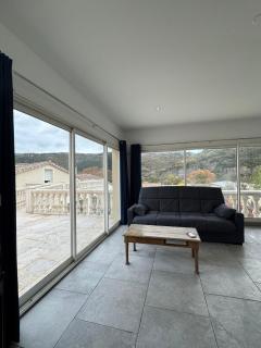 Maison au calme avec terrasse - 2