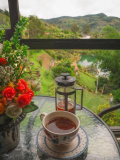 Descanso Bajo La Piedra Del Peñol - Guatapé - 3