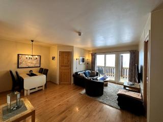 Family-Friendly Apartment Steps From Everything - 7