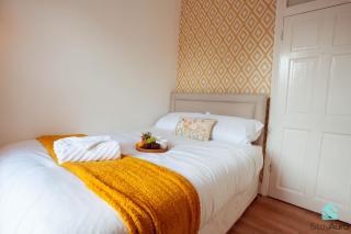 Beautiful 3 Bed in Gateshead - Free Parking & Sleeps 9 - 5