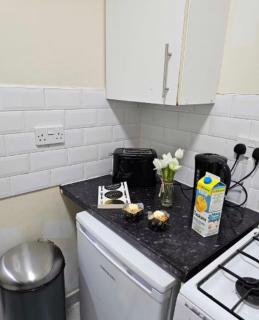 Tudors eSuites - Budget Friendly Apartments - 88H - 8