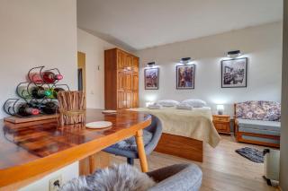 Forestside Stay at Stream Resort - 8