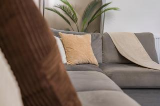 Station Side Sanctuary - 2BR Central Brighton Stay - 2