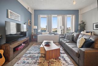 Luxury Music Flat - Gym, Pool, Free Valet, DT Dallas, Game & Movie Rooms - 9