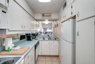 Regency Towers PCB Condo Beach Access and 2 Pools - 2