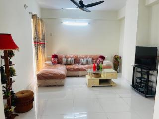 Premium Lakeview Escape Stylish Modern Apartment In Uttara - 0