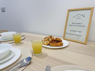 Spacious 5BR Contractor House for 10 with Parking in Bedford - 6