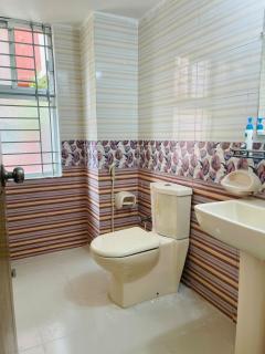 Premium Lakeview Escape Stylish Modern Apartment In Uttara - 9