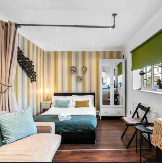 Between Piers, the stylish studio flat in Cannon place - 2