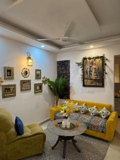 Vintage Themed apartment, private Cozy space with fast wifi in Delhi NCR - 0