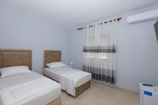 Rooftop 3BR Apartment with Hot Tub, Pool and Parking - 4