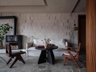 See the mountains, find the place to stay - 6