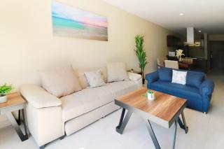 Beautiful apartment 1 block from the beach - 8