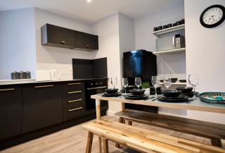 Stylish 3 Bed Apartment Sleeps 8 Lift Access - 3