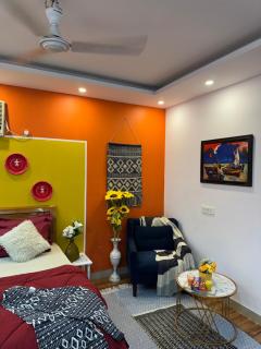 Private Cozy Space with Rooftop Garden in Delhi NCR and Gurgaon - 2
