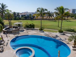 Golf Course View Apartment in Mazatlan - 7
